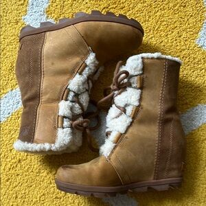 SOREL Joan Wedge Sherpa lace boot